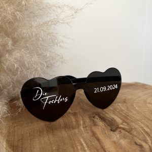Personalisierte Hochzeitsbrille in Herzform